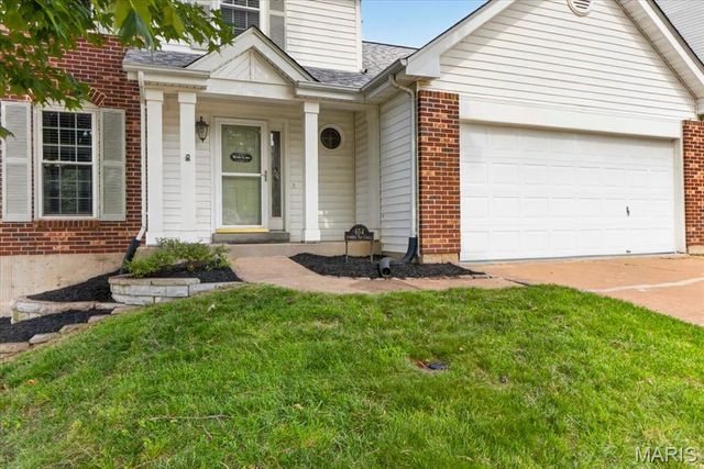 654 Summer Top Circle, Fenton, MO 63026