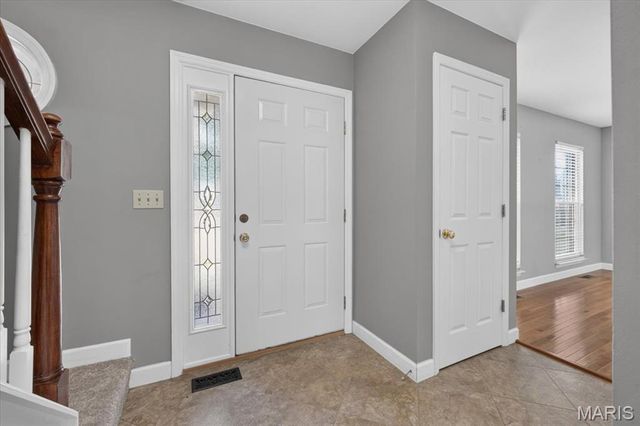 654 Summer Top Circle, Fenton, MO 63026