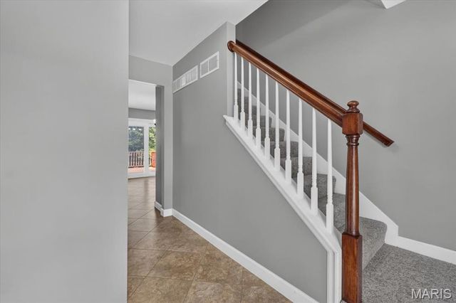 654 Summer Top Circle, Fenton, MO 63026