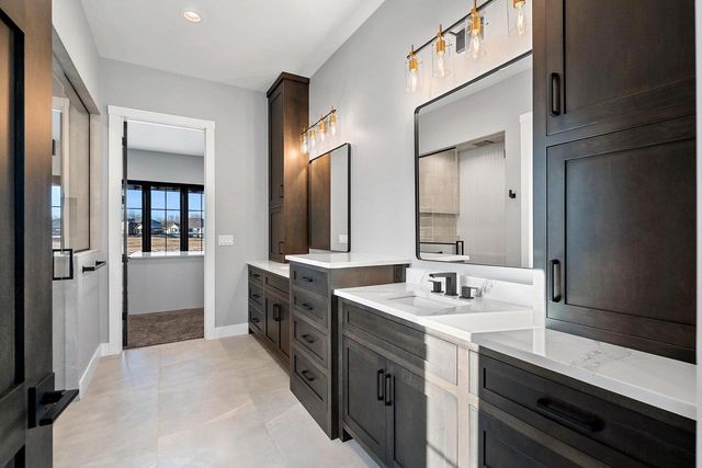 2011 LABYRINTH LANE, De Pere, WI 54115