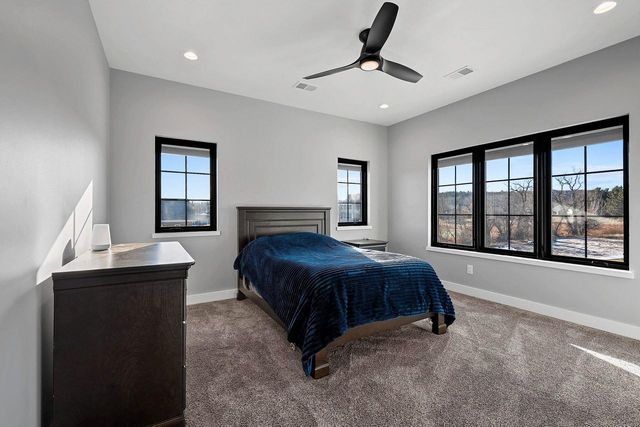 2011 LABYRINTH LANE, De Pere, WI 54115