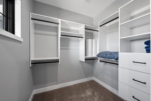 2011 LABYRINTH LANE, De Pere, WI 54115