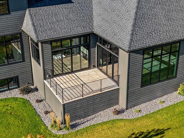 2011 LABYRINTH LANE, De Pere, WI 54115