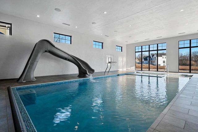 2011 LABYRINTH LANE, De Pere, WI 54115