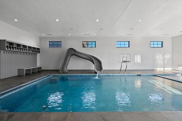 2011 LABYRINTH LANE, De Pere, WI 54115