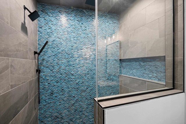 2011 LABYRINTH LANE, De Pere, WI 54115