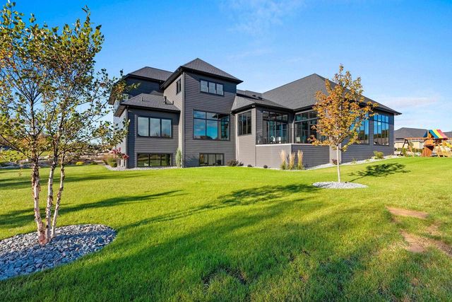 2011 LABYRINTH LANE, De Pere, WI 54115