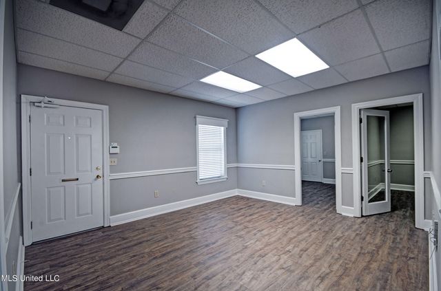 1500 Jacksonian Plaza, B, Jackson, MS 39211