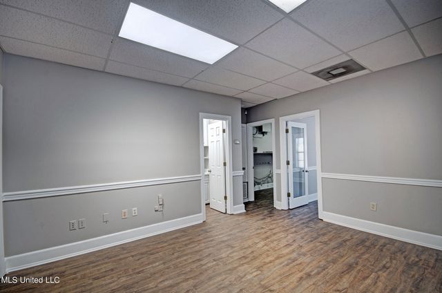 1500 Jacksonian Plaza, B, Jackson, MS 39211