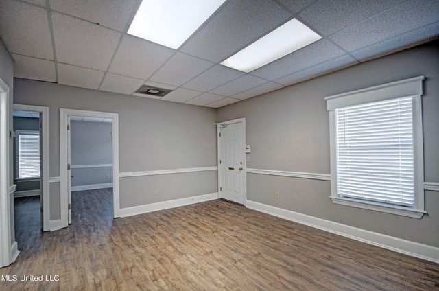1500 Jacksonian Plaza, B, Jackson, MS 39211