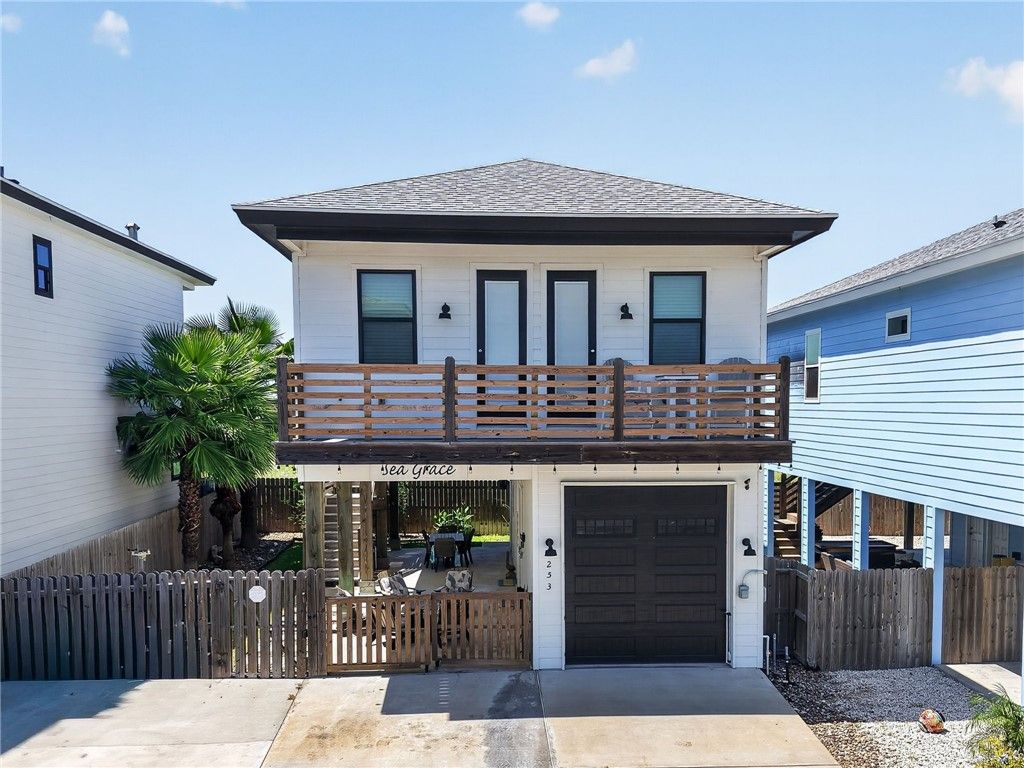 253 Port Lavaca St, Port Aransas, TX 78373 — photo 2