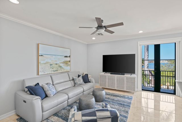 920 Via Villagio, Hypoluxo, FL 33462