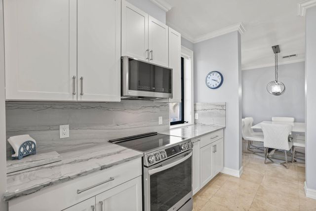 920 Via Villagio, Hypoluxo, FL 33462