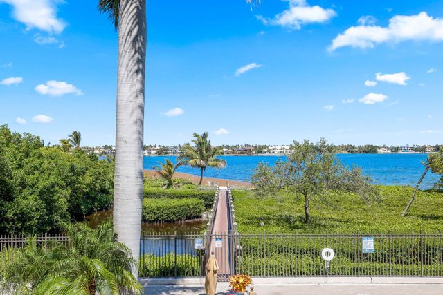 920 Via Villagio, Hypoluxo, FL 33462