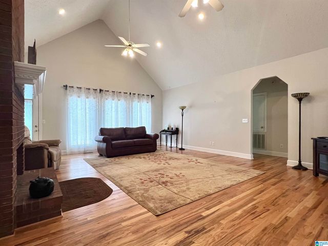 20 KINGSWAY DRIVE, Anniston, AL 36207