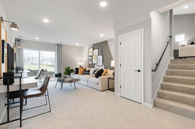 1652 Lund Way, Shakopee, MN 55379