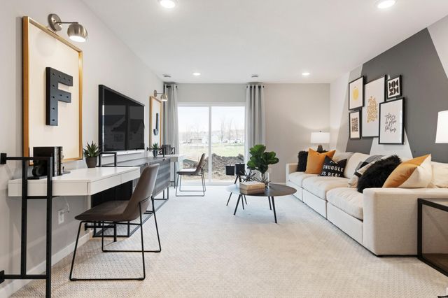 1652 Lund Way, Shakopee, MN 55379