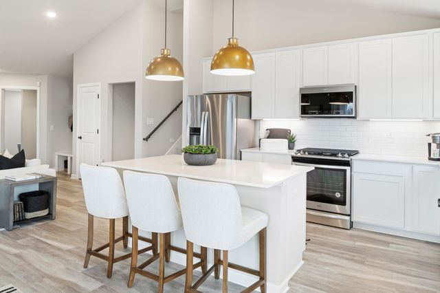 1652 Lund Way, Shakopee, MN 55379