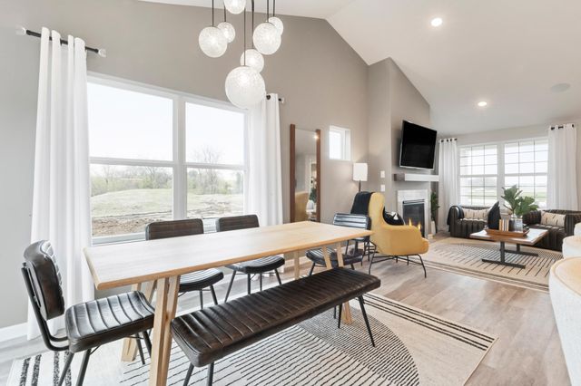 1652 Lund Way, Shakopee, MN 55379