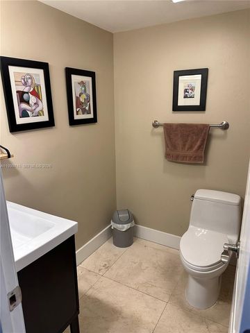 925 NE 26th Ave 925, Hallandale Beach, FL 33009