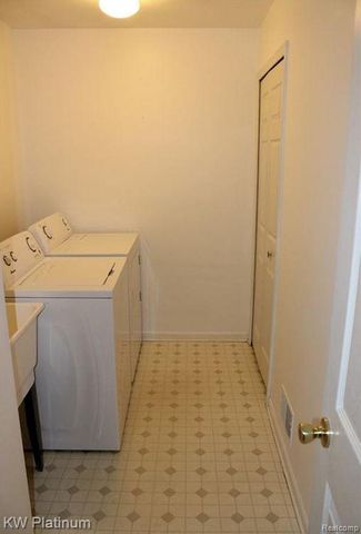16632 Glenmoor Boulevard, Macomb, MI 48044