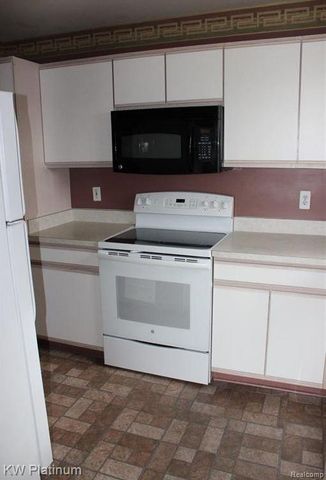 16632 Glenmoor Boulevard, Macomb, MI 48044