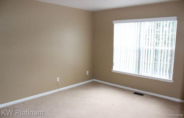 16632 Glenmoor Boulevard, Macomb, MI 48044