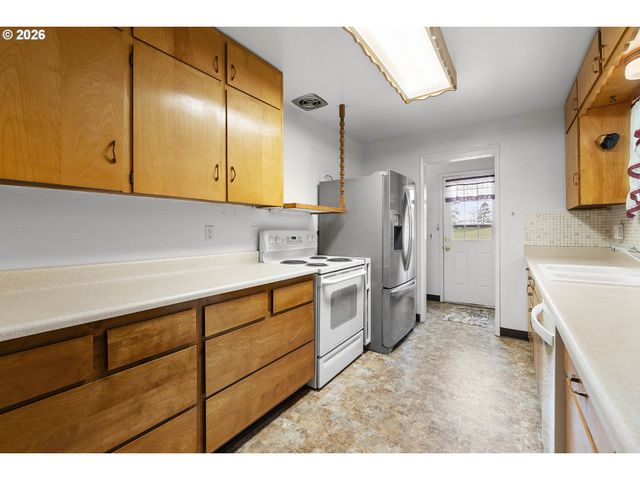 33300 TIDE CREEK Rd, Deer Island, OR 97054