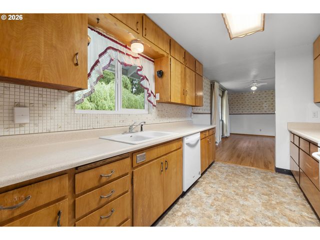 33300 TIDE CREEK Rd, Deer Island, OR 97054