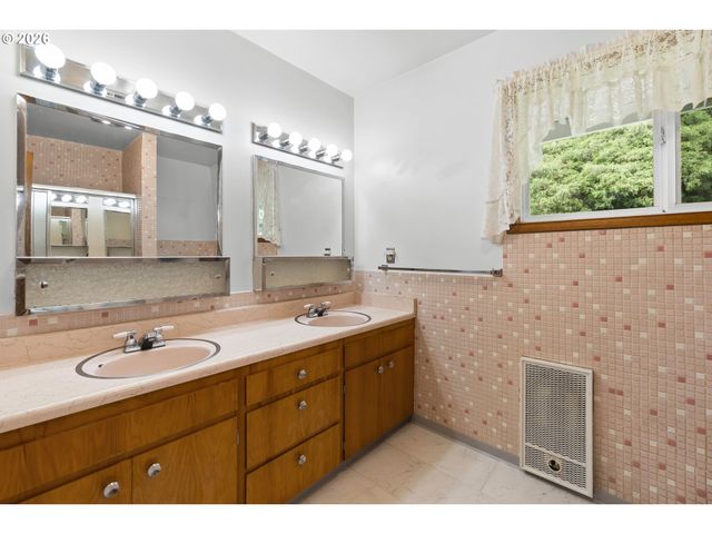 33300 TIDE CREEK Rd, Deer Island, OR 97054