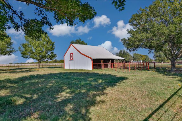 476 County Road 260, Gainesville, TX 76240