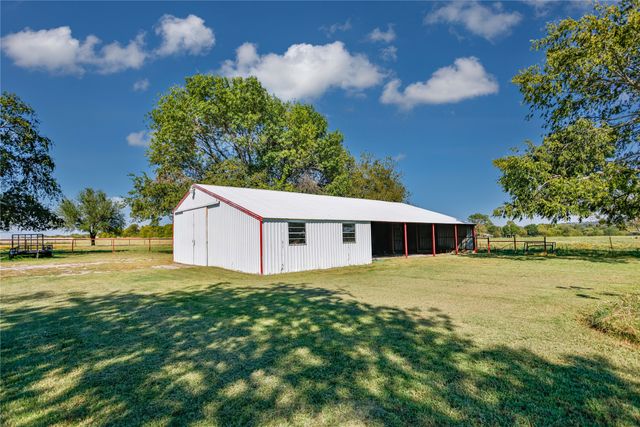 476 County Road 260, Gainesville, TX 76240