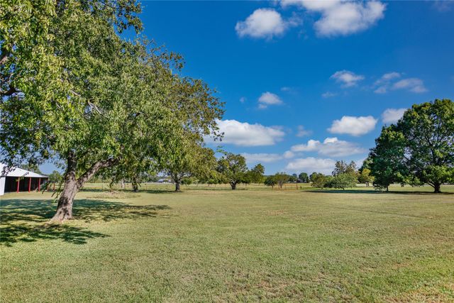 476 County Road 260, Gainesville, TX 76240
