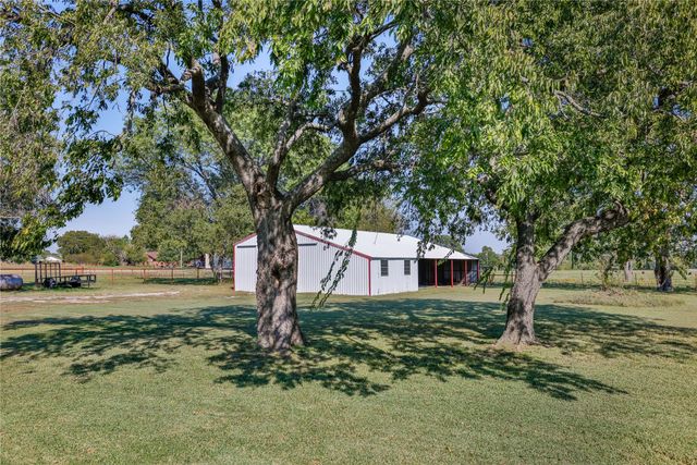 476 County Road 260, Gainesville, TX 76240