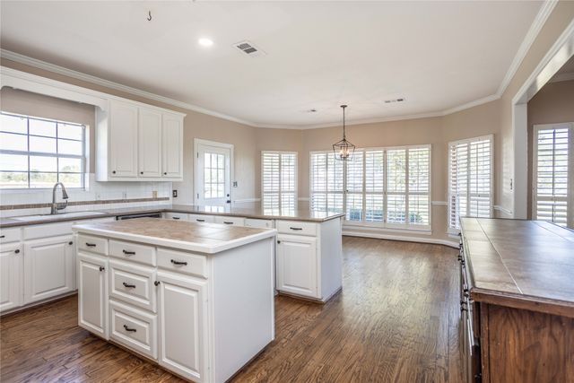 476 County Road 260, Gainesville, TX 76240