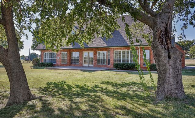 476 County Road 260, Gainesville, TX 76240