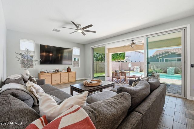 4377 E AMBER Lane, Gilbert, AZ 85296