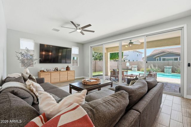 4377 E AMBER Lane, Gilbert, AZ 85296