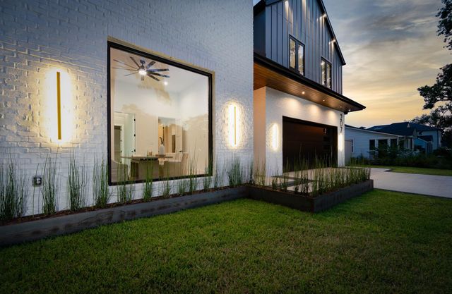 207 W 33rd Street, Houston, TX 77018