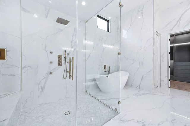 207 W 33rd Street, Houston, TX 77018