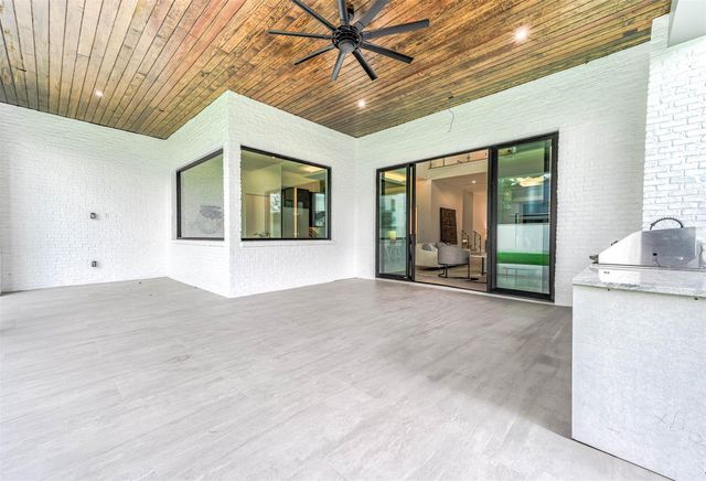 207 W 33rd Street, Houston, TX 77018