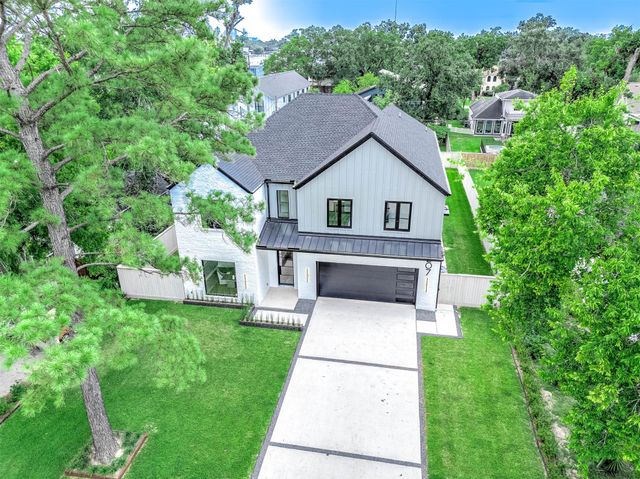 207 W 33rd Street, Houston, TX 77018