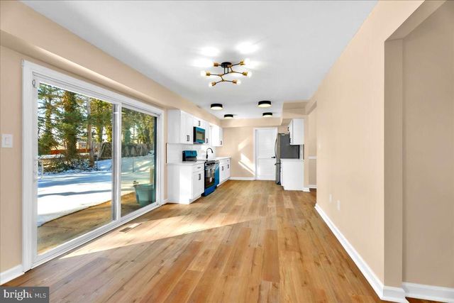 18 HINSDALE LN, Willingboro, NJ 08046