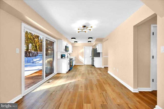 18 HINSDALE LN, Willingboro, NJ 08046