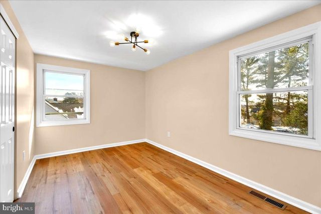 18 HINSDALE LN, Willingboro, NJ 08046