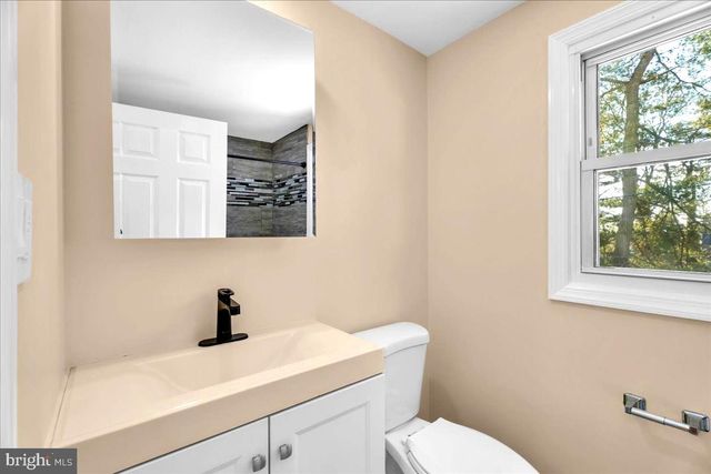 18 HINSDALE LN, Willingboro, NJ 08046