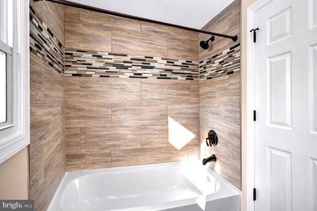 18 HINSDALE LN, Willingboro, NJ 08046