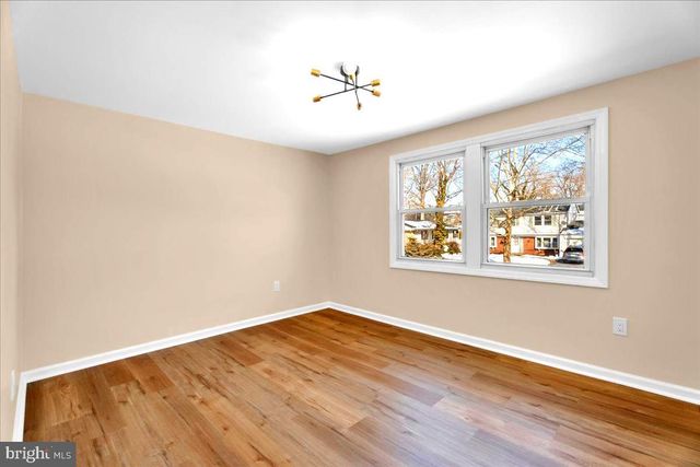 18 HINSDALE LN, Willingboro, NJ 08046