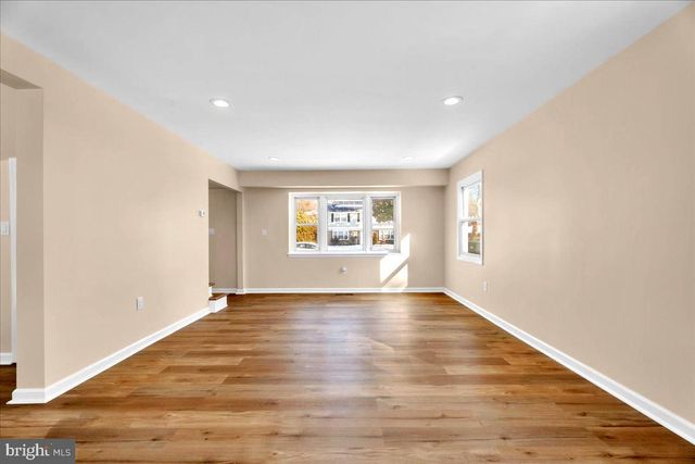 18 HINSDALE LN, Willingboro, NJ 08046