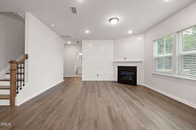 504 Foxfield Way, Fuquay Varina, NC 27526